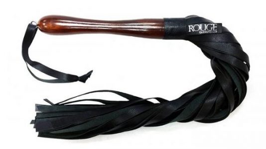 Rouge Leather Wooden Handle Flogger Black
